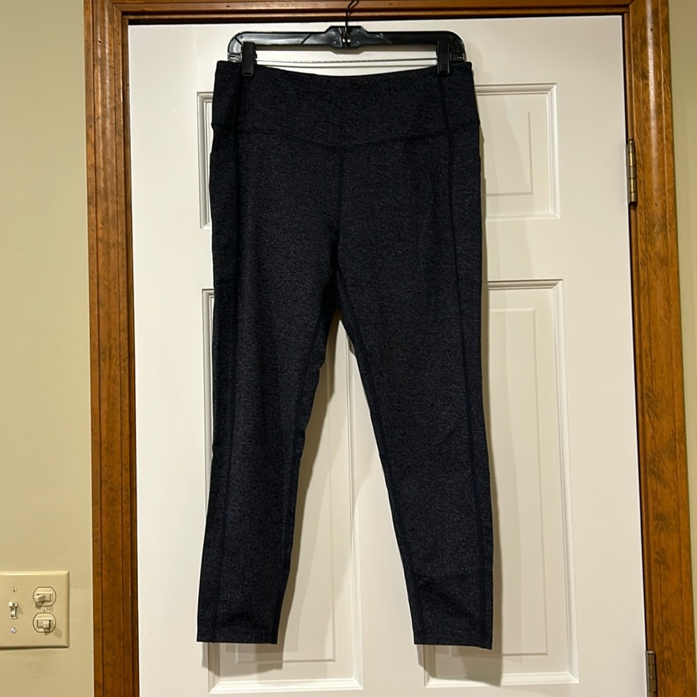 Zella capri leggings with side pocket. Gray
